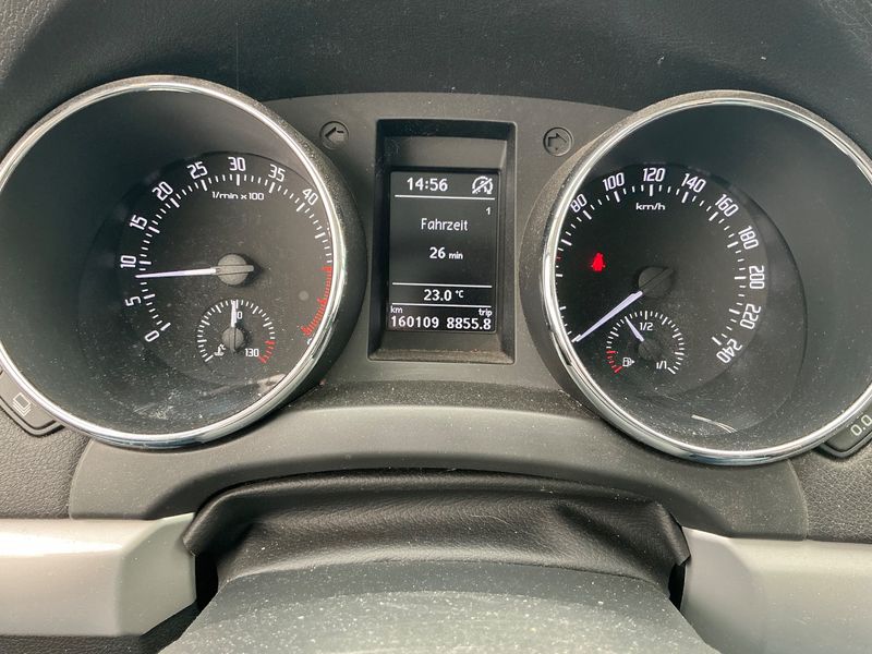 Skoda Yeti 1.6 TDI GreenLine 2013 – снимка 18