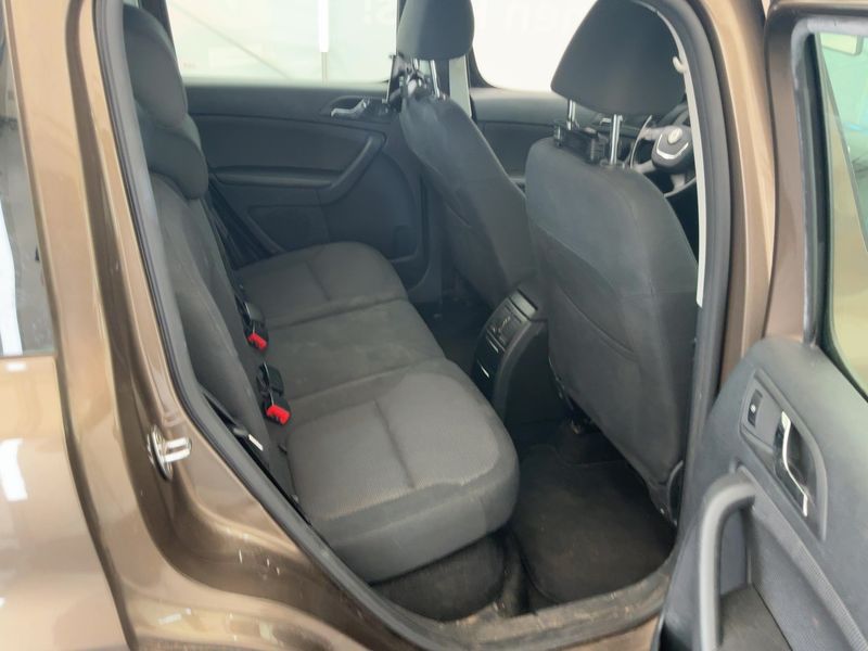 Skoda Yeti 1.6 TDI GreenLine 2013 – снимка 19