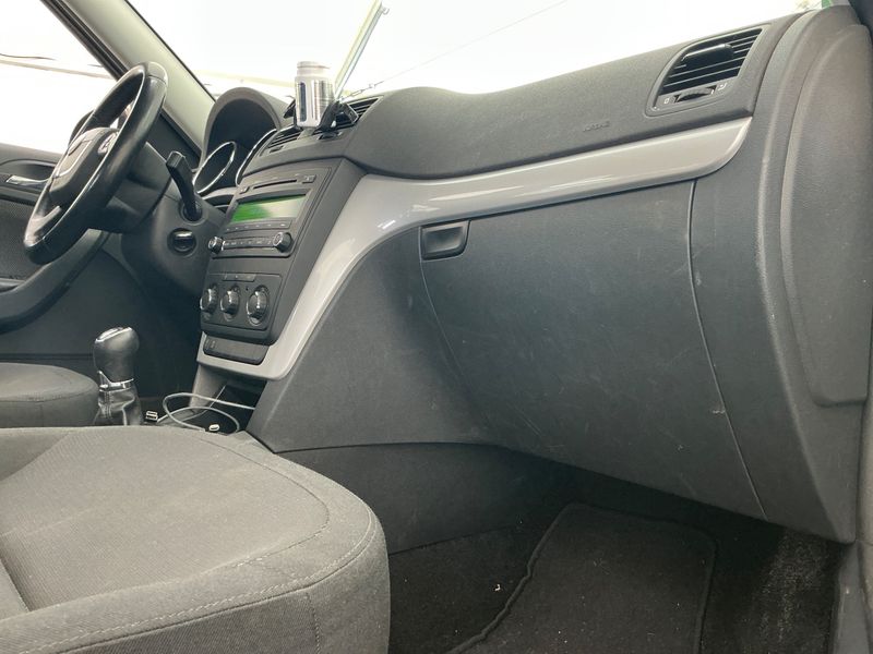 Skoda Yeti 1.6 TDI GreenLine 2013 – снимка 34