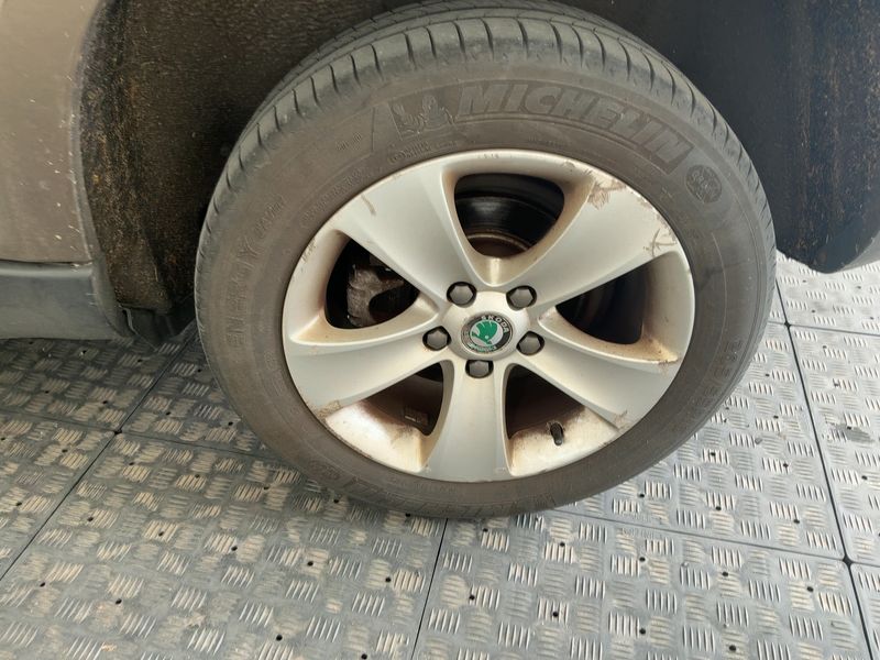Skoda Yeti 1.6 TDI GreenLine 2013 – снимка 5