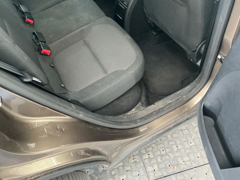 Skoda Yeti 1.6 TDI GreenLine 2013 – снимка 31