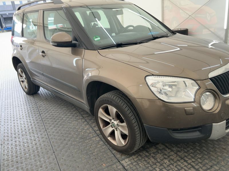 Skoda Yeti 1.6 TDI GreenLine 2013 – снимка 12