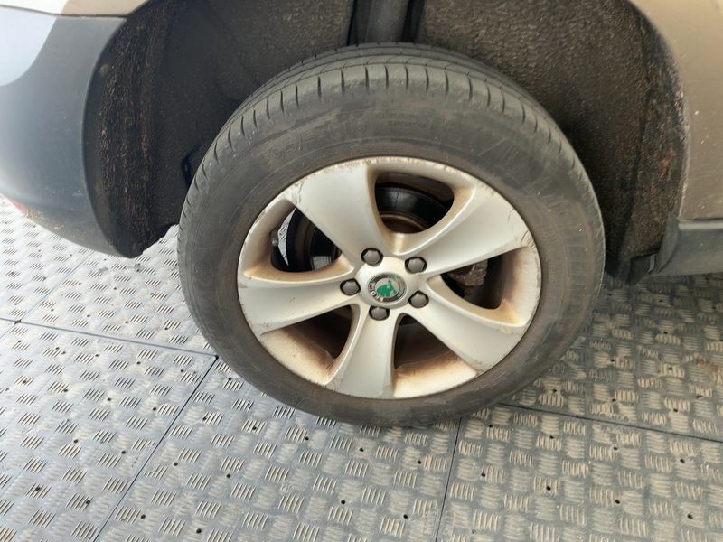 Skoda Yeti 1.6 TDI GreenLine 2013 – снимка 9