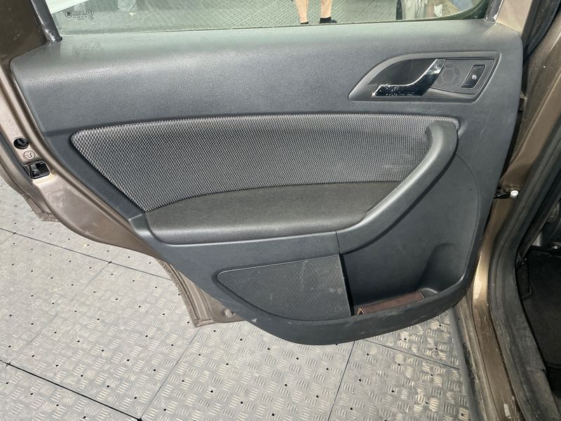 Skoda Yeti 1.6 TDI GreenLine 2013 – снимка 27