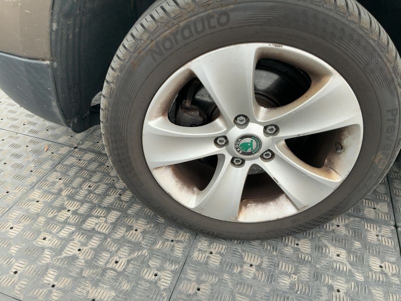 Skoda Yeti 1.6 TDI GreenLine 2013 – снимка 3