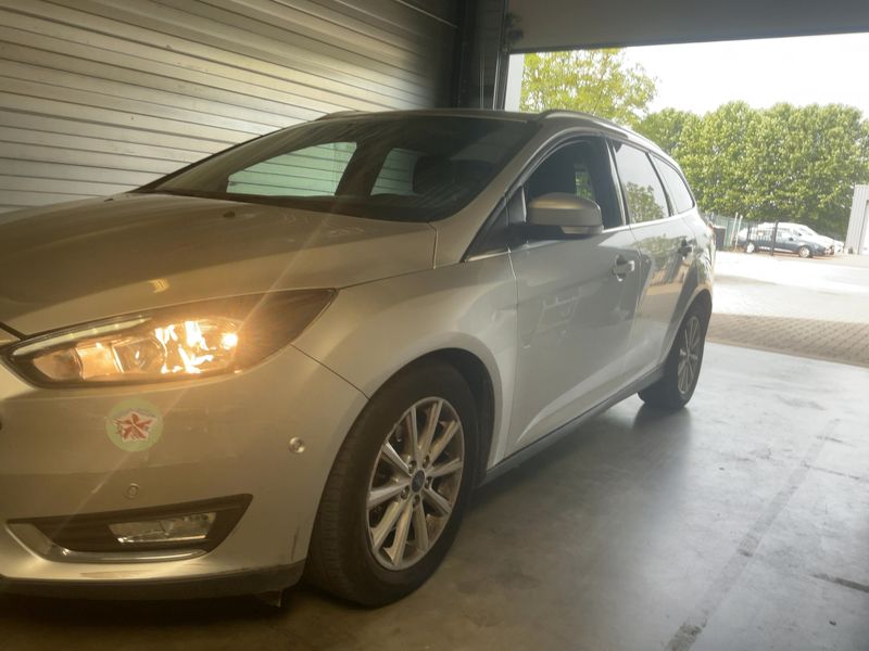Ford Focus 2.0 TDCi Titanium 2015 – снимка 2