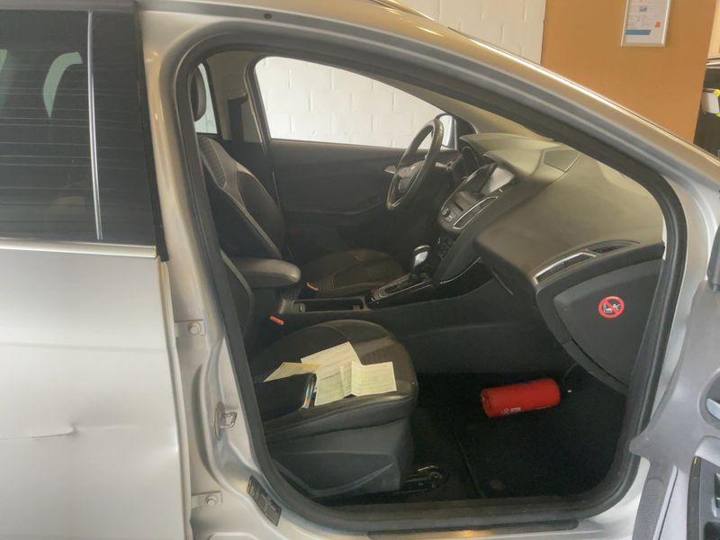 Ford Focus 2.0 TDCi Titanium 2015 – снимка 16