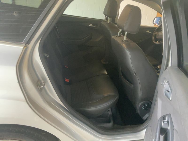 Ford Focus 2.0 TDCi Titanium 2015 – снимка 19