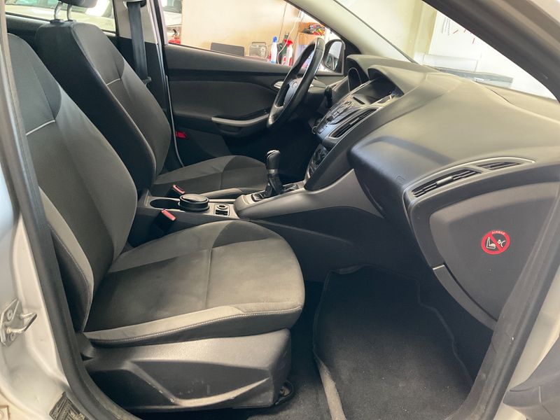 Ford Focus 1.6 Ti-VCT Trend 2012 – снимка 3