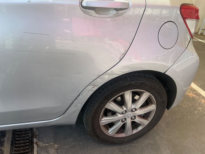 Toyota Yaris 1.33 Dual VVT-i Club 2013 – снимка 27