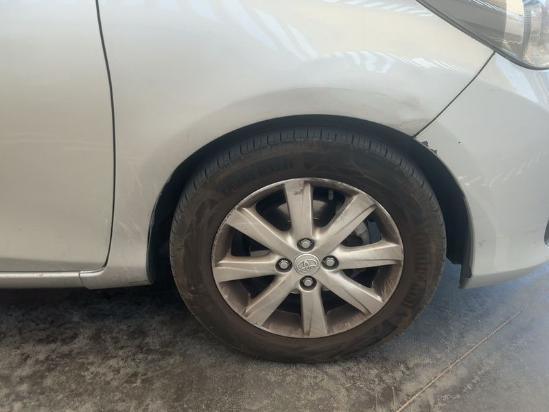 Toyota Yaris 1.33 Dual VVT-i Club 2013 – снимка 11