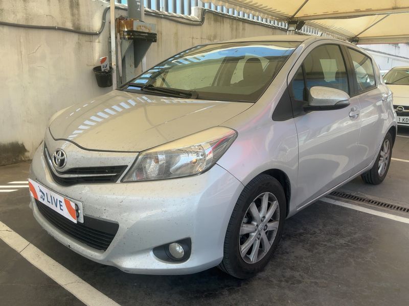 Toyota Yaris 1.33 Dual VVT-i Club 2013 – снимка 1