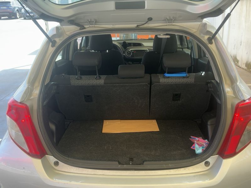 Toyota Yaris 1.33 Dual VVT-i Club 2013 – снимка 15