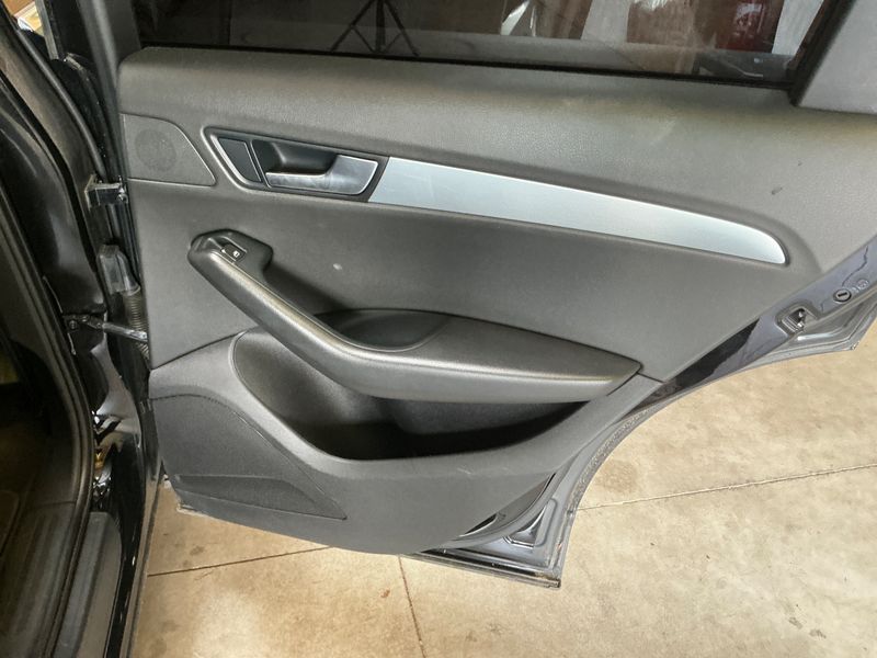 Audi Q5 2.0 TDI quattro 2011 – снимка 27