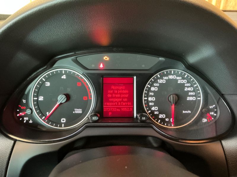 Audi Q5 2.0 TDI quattro 2011 – снимка 30