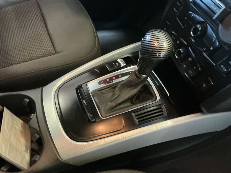 Audi Q5 2.0 TDI quattro 2011 – снимка 25