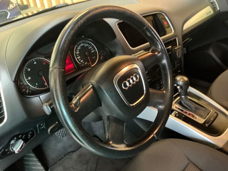 Audi Q5 2.0 TDI quattro 2011 – снимка 29