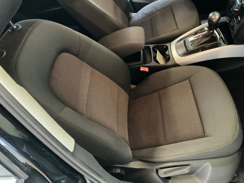 Audi Q5 2.0 TDI quattro 2011 – снимка 24