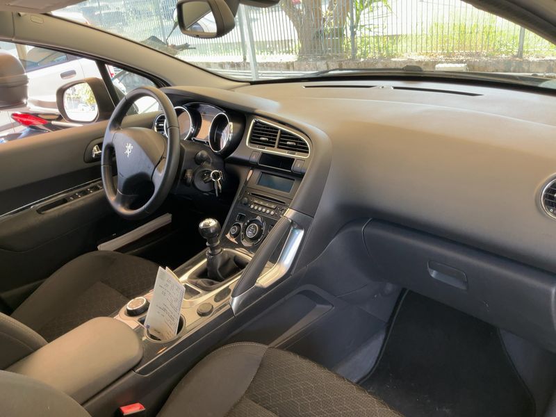 Peugeot 3008 1.6 HDi Active 2014 – снимка 17