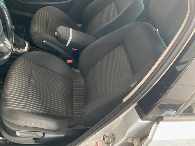 Volkswagen Polo 1.6 TDI Highline 2011 – снимка 24