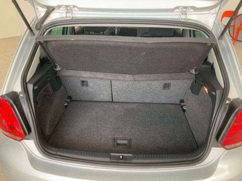 Volkswagen Polo 1.6 TDI Highline 2011 – снимка 15