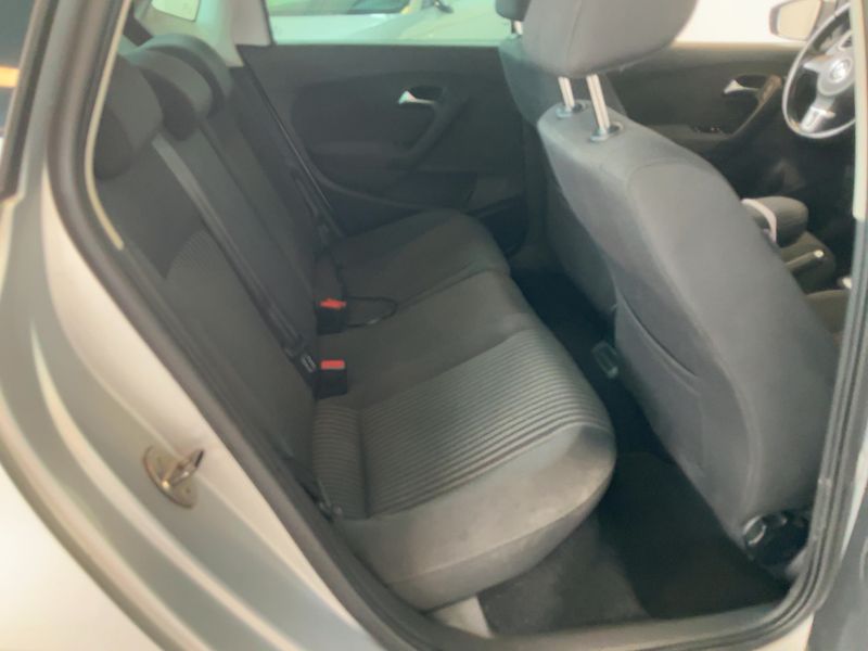 Volkswagen Polo 1.6 TDI Highline 2011 – снимка 19