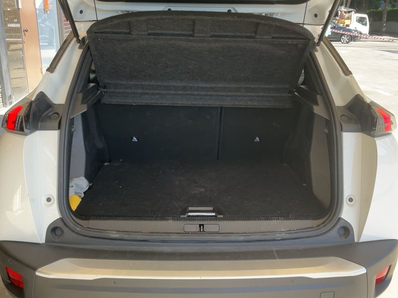 Peugeot 2008 1.2 PureTech Allure Pack 2021 – снимка 15
