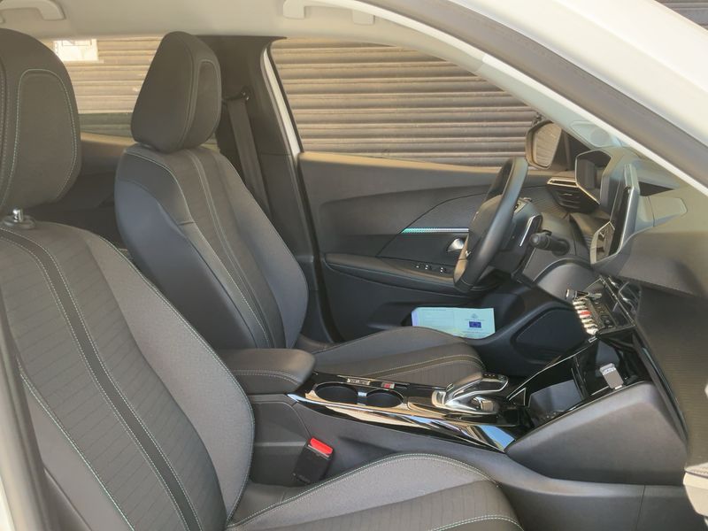 Peugeot 2008 1.2 PureTech Allure Pack 2021 – снимка 16