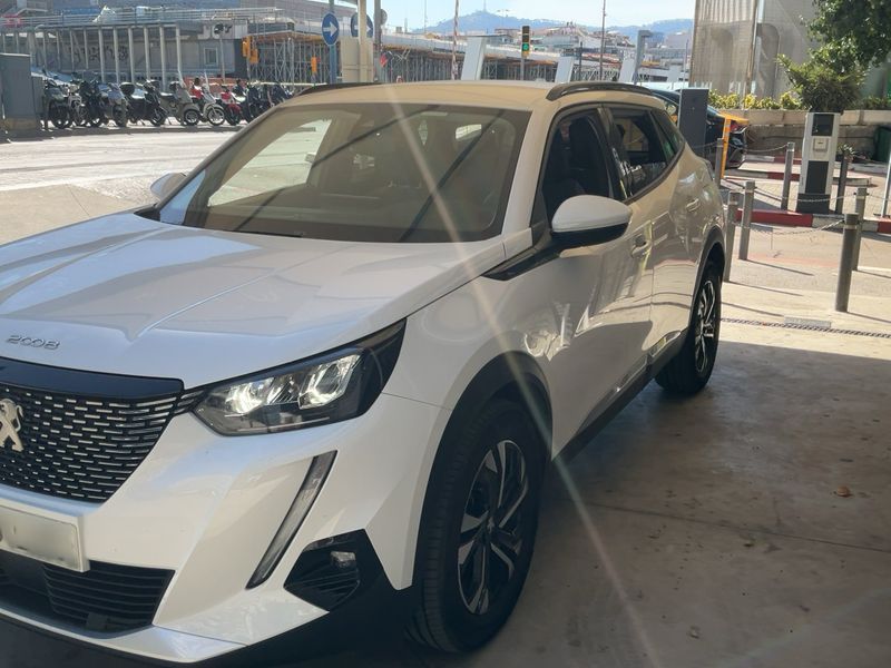 Peugeot 2008 1.2 PureTech Allure Pack 2021 – снимка 2