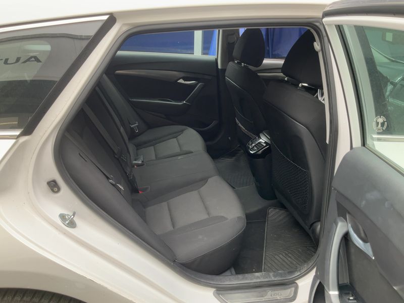 Hyundai i40 1.7 CRDi Business Blue 2018 – снимка 19