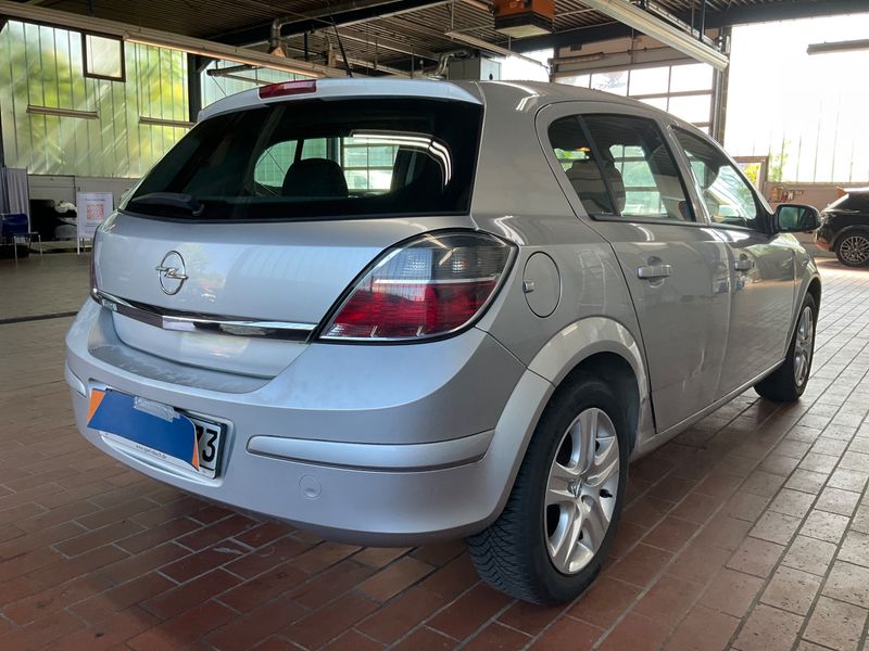 Opel Astra 1.6 Edition 2009 – снимка 2