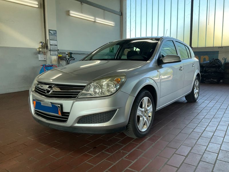 Opel Astra 1.6 Edition 2009 – снимка 1
