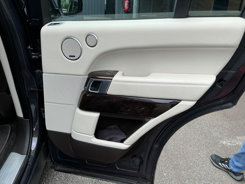 Land Rover Range Rover 4.4 SDI Vogue 2015 – снимка 31