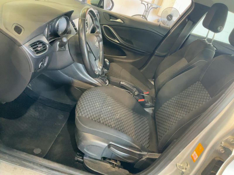 Opel Astra 1.6 CDTI DPF Edition 2017 – снимка 16