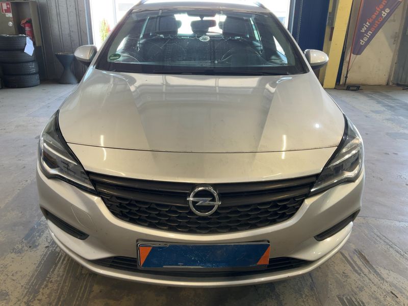 Opel Astra 1.6 CDTI DPF Edition 2017 – снимка 14
