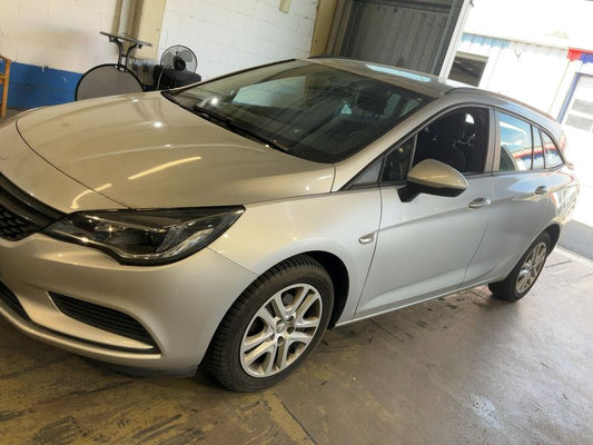 Opel Astra 1.6 CDTI DPF Edition 2017 – снимка 2