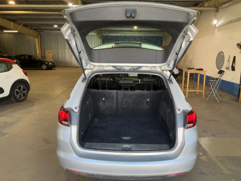 Opel Astra 1.6 CDTI DPF Edition 2017 – снимка 15
