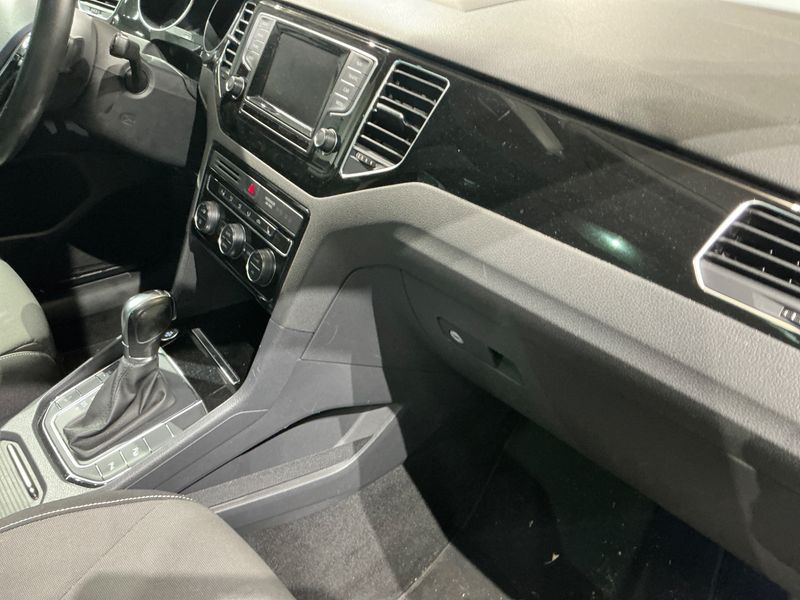 Volkswagen Golf VII Sportsvan 1.4 TSI Highline BlueMotion Tech 2015 – снимка 21