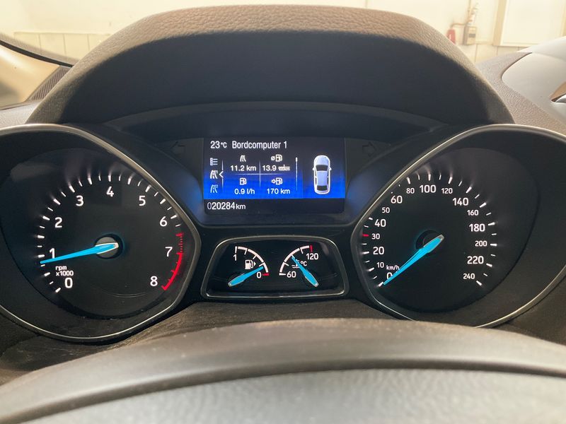 Ford C-Max 1.0 EcoBoost Business Edition 2015 – снимка 18