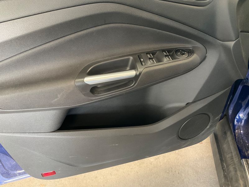 Ford C-Max 1.0 EcoBoost Business Edition 2015 – снимка 29