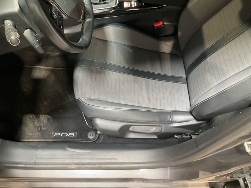 Peugeot 208 1.2 PureTech Allure Pack 2021 – снимка 23