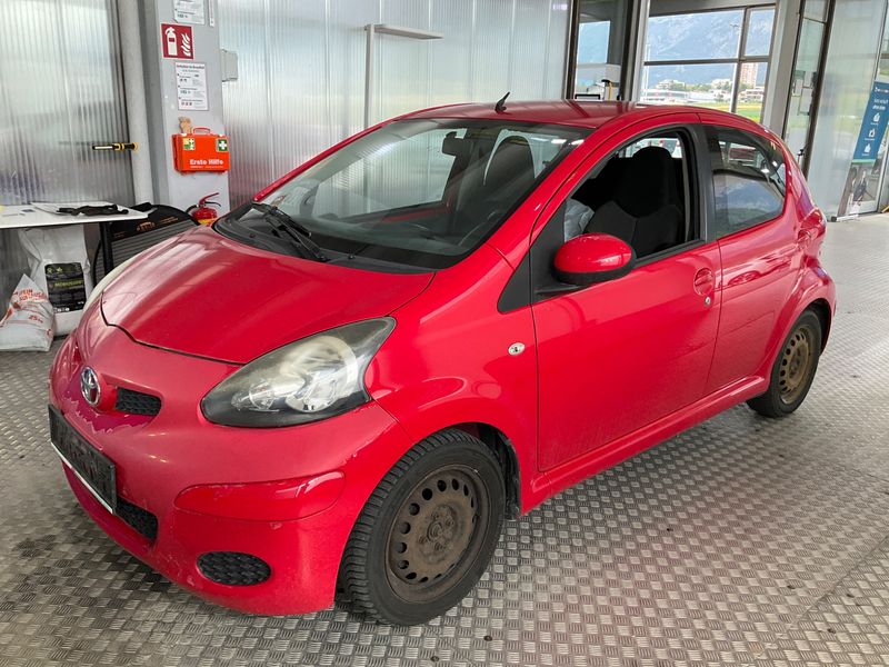 Toyota Aygo 1.0 Cool 2012 – снимка 1