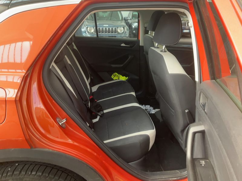 Volkswagen T-Roc 1.6 TDI Advance 2020 – снимка 19