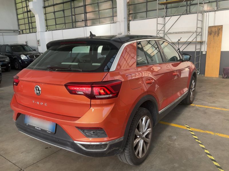 Volkswagen T-Roc 1.6 TDI Advance 2020 – снимка на щета 8