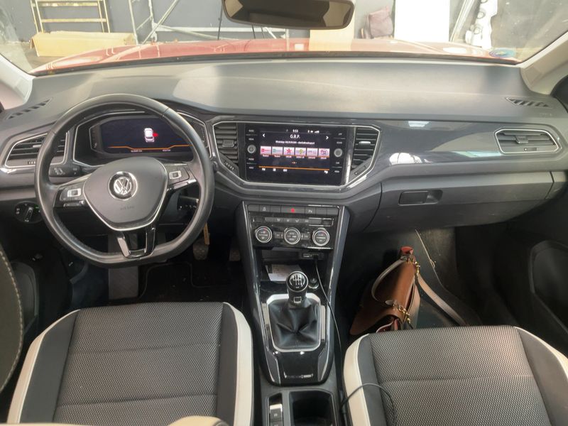 Volkswagen T-Roc 1.6 TDI Advance 2020 – снимка 17
