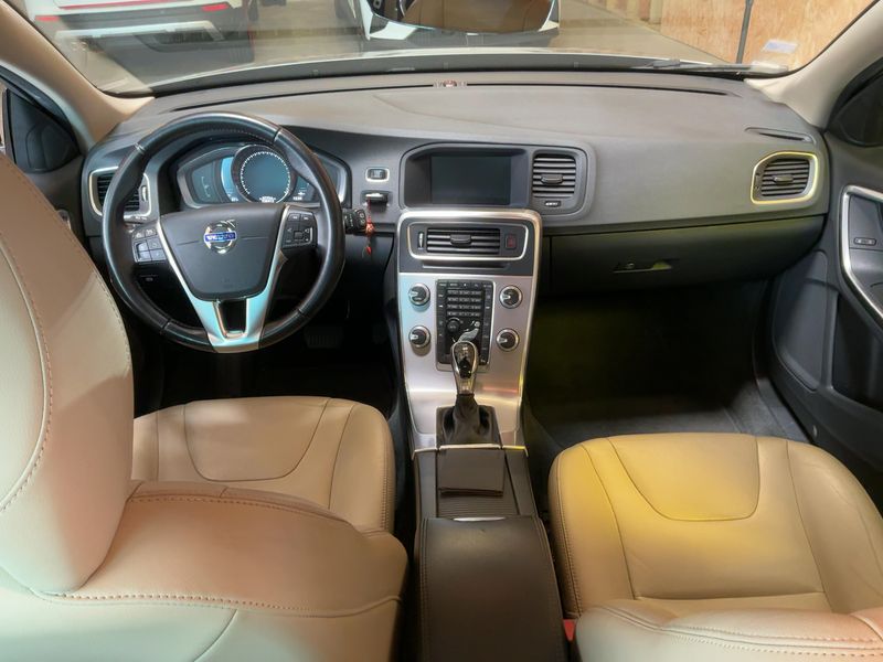 Volvo V60 Cross Country 2.0 D4 Summum 2016 – снимка 17