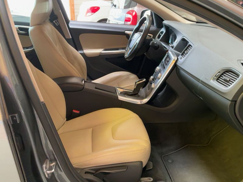 Volvo V60 Cross Country 2.0 D4 Summum 2016 – снимка 16