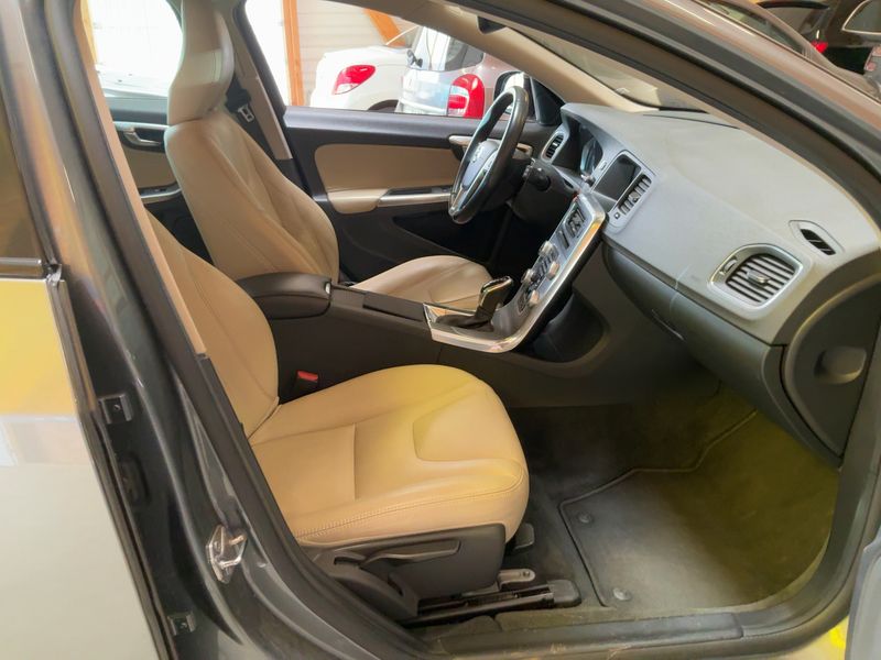 Volvo V60 Cross Country 2.0 D4 Summum 2016 – снимка 19