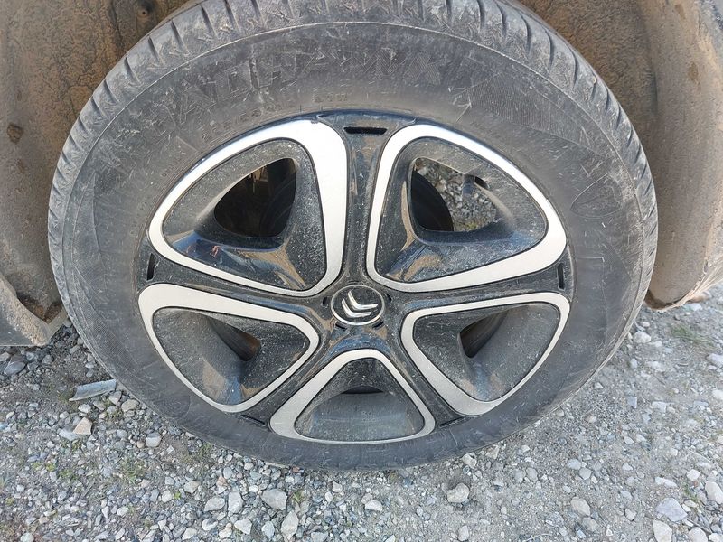 Citroen C3 1.2 PureTech Feel 2017 – снимка 32