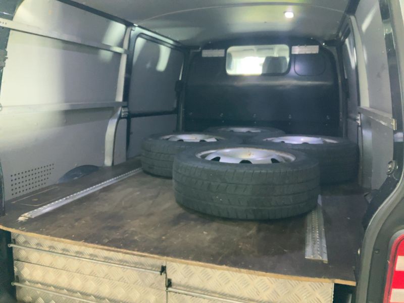 Volkswagen T6 Transporter 2.0 TDI Kasten 4Motion 2017 – снимка 20